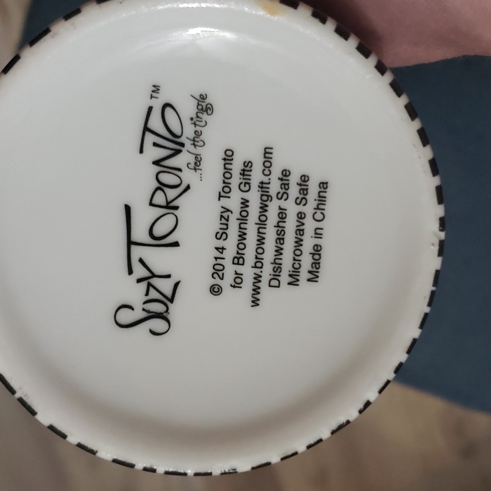 Suzy Toronto chocolate mug. - Picture 4 of 4